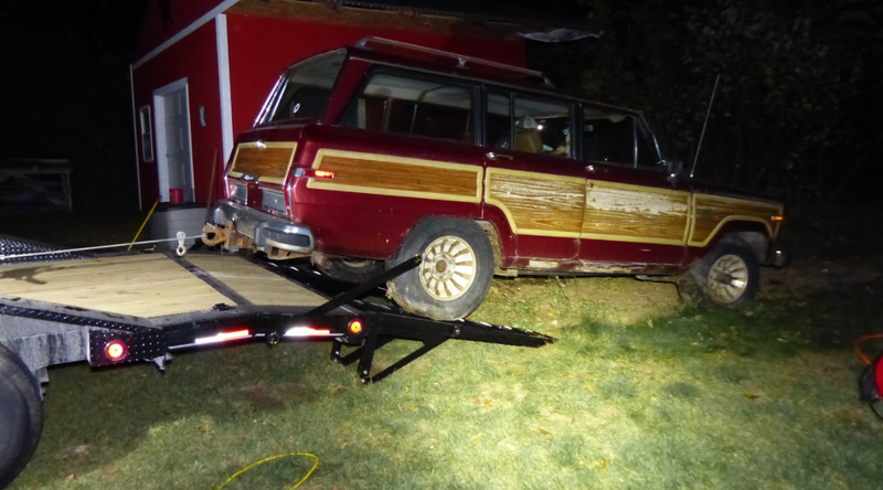 Illustration for article titled This $800 Jeep Grand Wagoneer Hasn't Run In 12 Years And It's My New Off-Road Project
